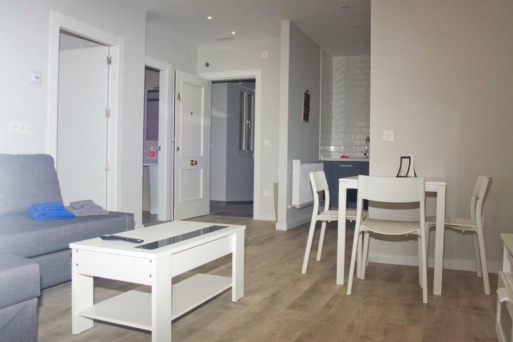 Apartamentos Gyc Viviendas Gold เลออน ภายนอก รูปภาพ